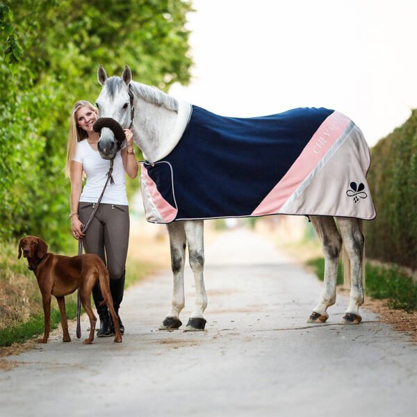 Alternative view of Showdecke Lieblingsblau Magnolie *Einzelstück 145cm*